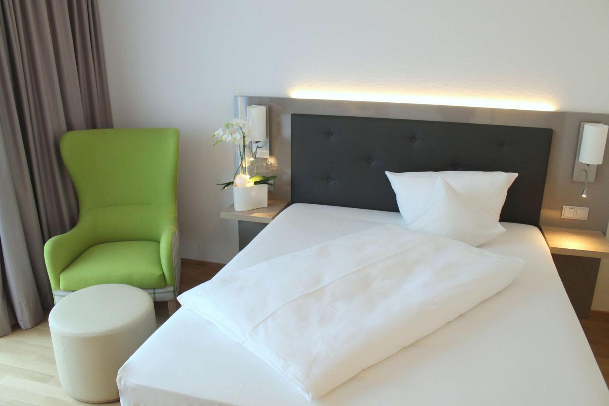 Best Western Queens Hotel Pforzheim-Niefern Zewnętrze zdjęcie