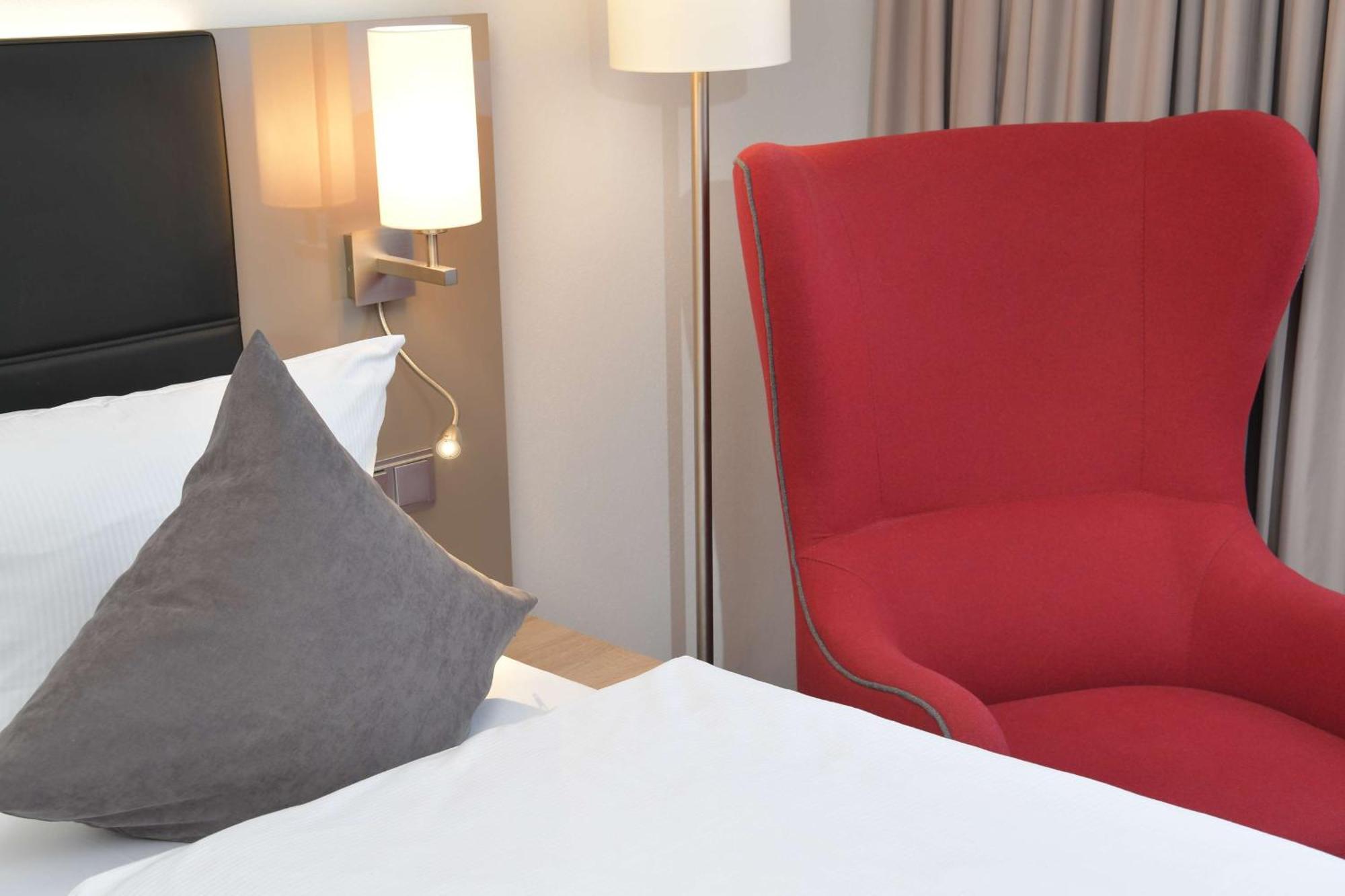 Best Western Queens Hotel Pforzheim-Niefern Zewnętrze zdjęcie
