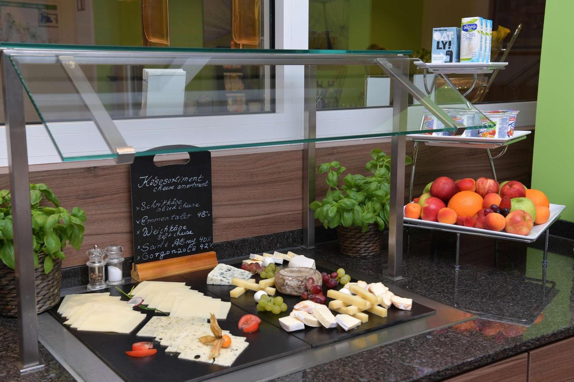 Best Western Queens Hotel Pforzheim-Niefern Zewnętrze zdjęcie